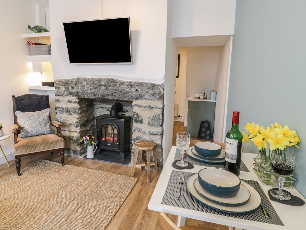 Llys Madoc view 5