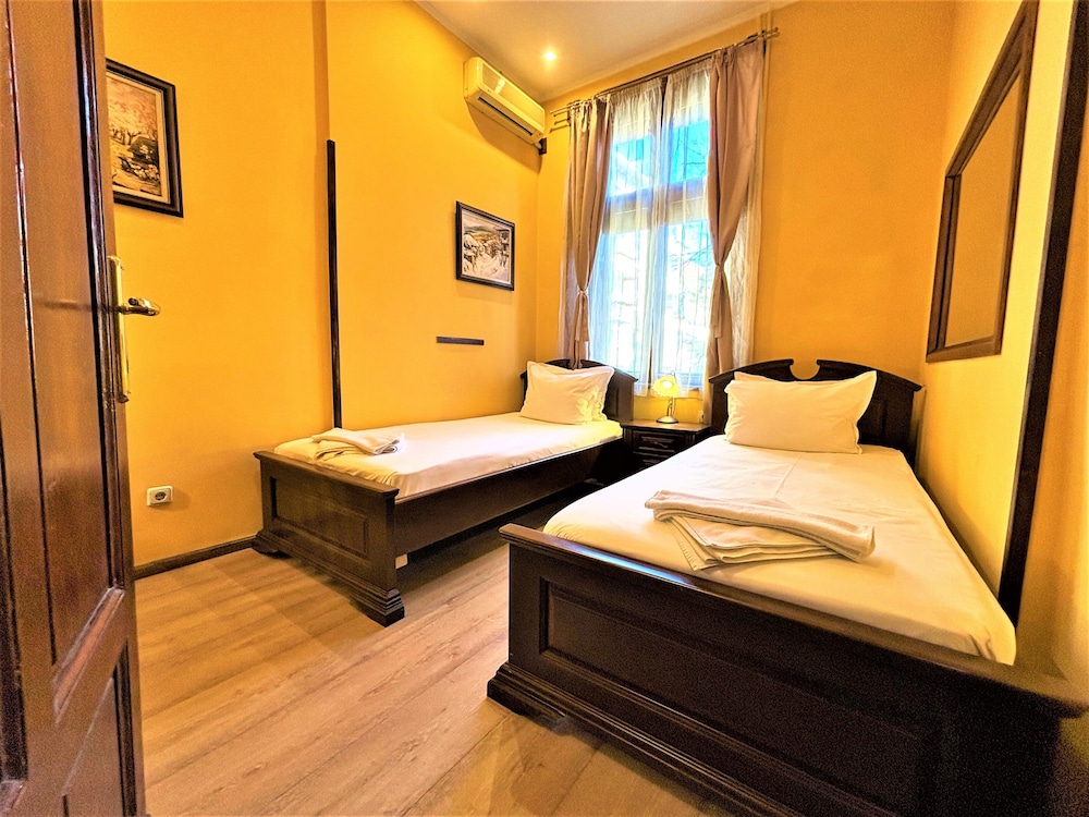 Lopera Guest House