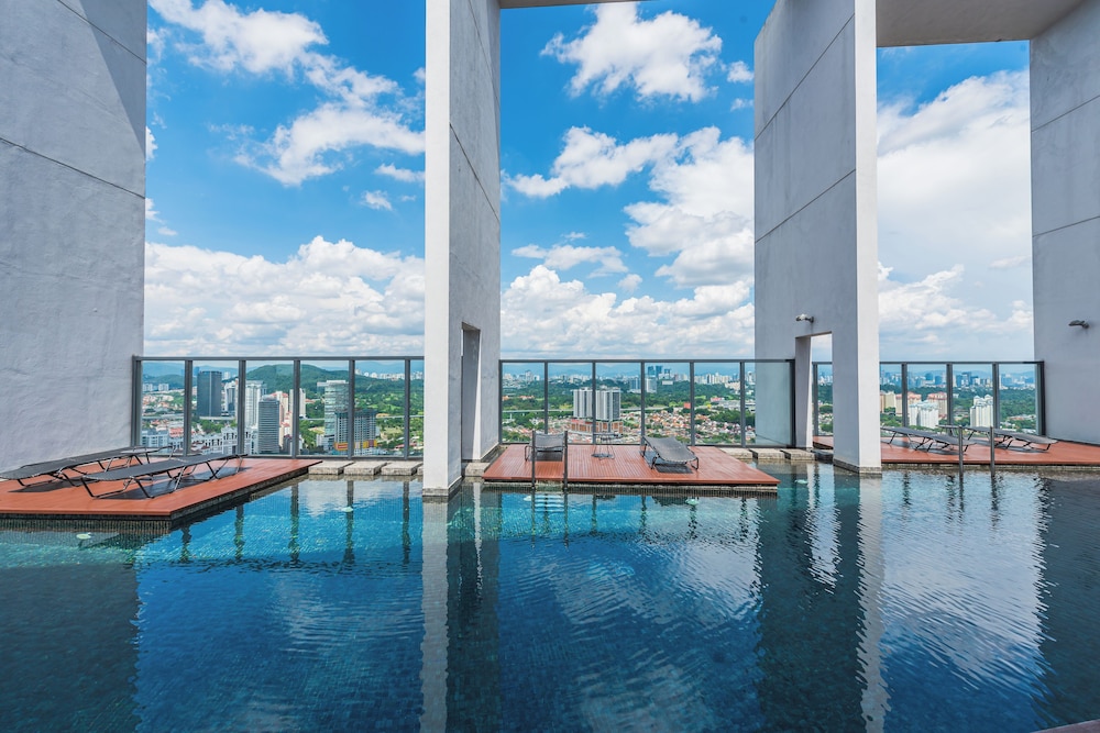 4Pax Studio with Magnificent View PJ SS2 photo 1