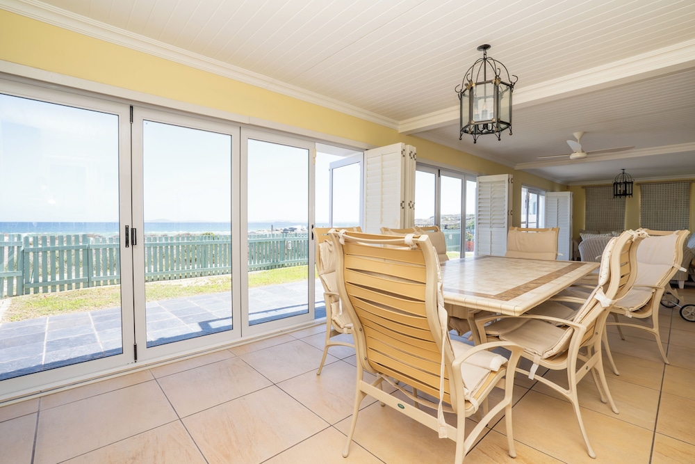 Charming Langebaan Holiday Home With Panoramic Views