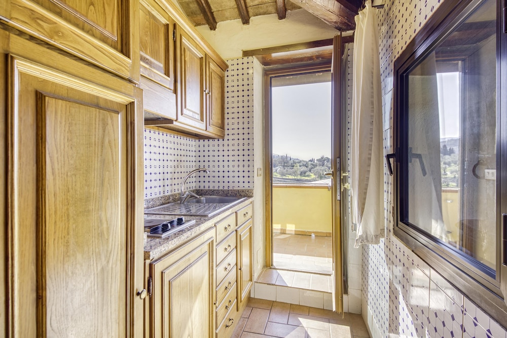 Usignoli Pool Apartment Tuscany view 5