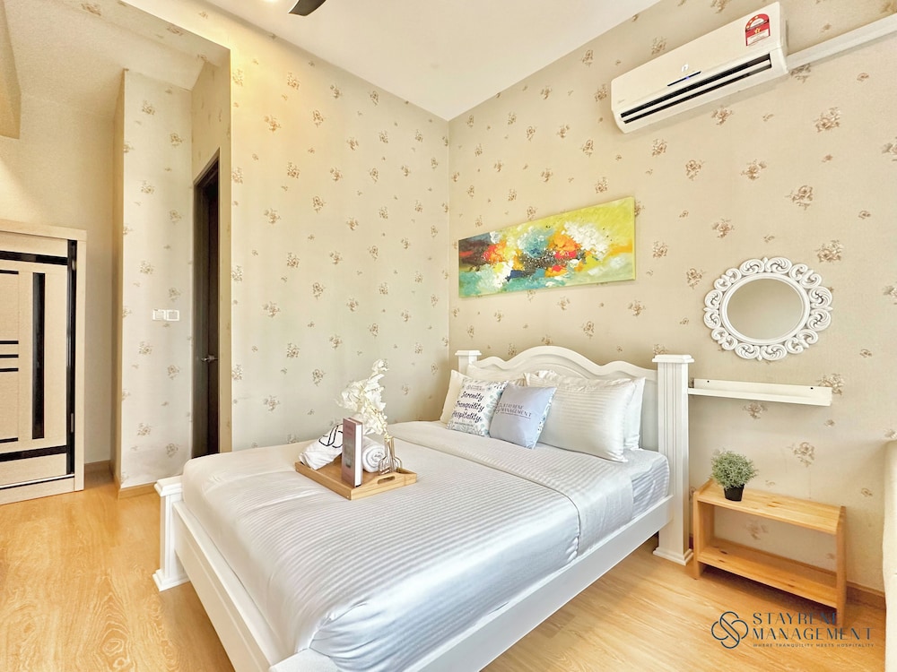 Country Garden Danga Bay Sea View Homestay by Stayrene