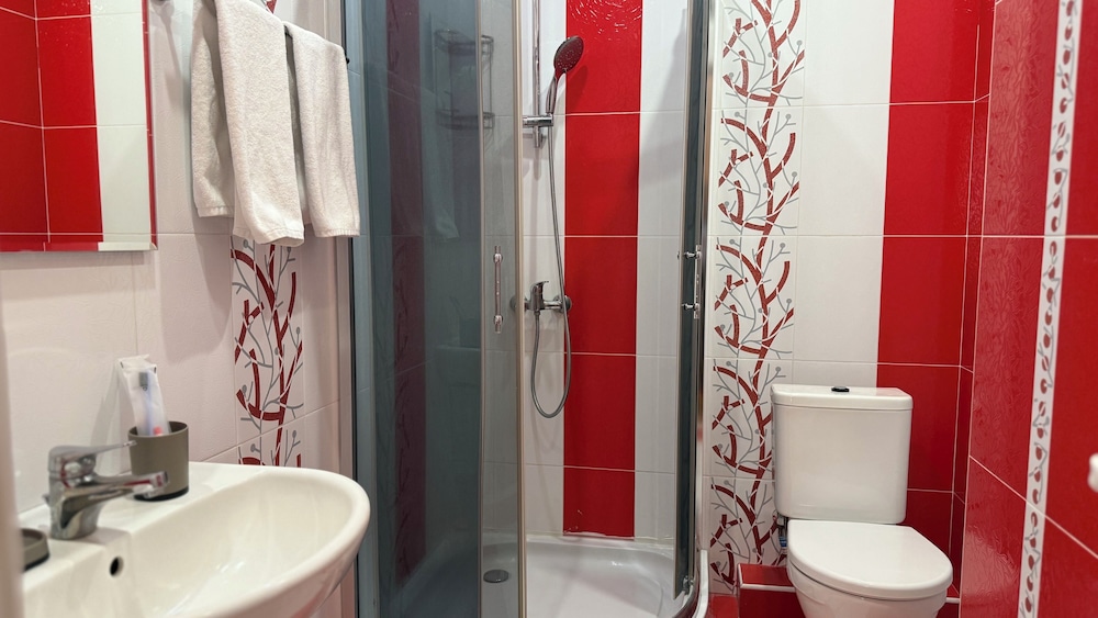 Comfortable apartments on Northern Avenue by Sweet Home