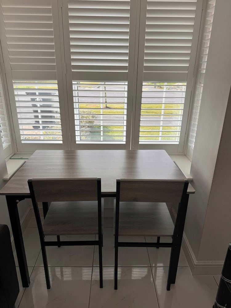 House - Sleeps 11 - Parking - Station Close