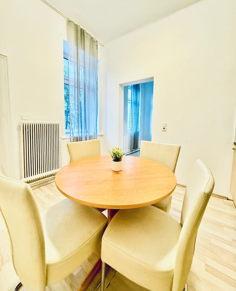 3BR Stay for 6P Near FAC Platz