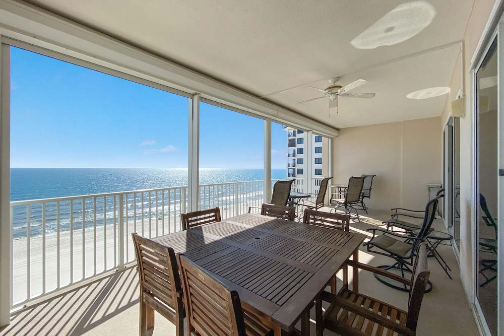 Regency Isle 710