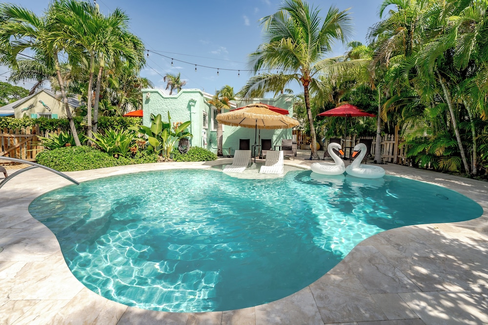 Bahama Breeze Bungalow