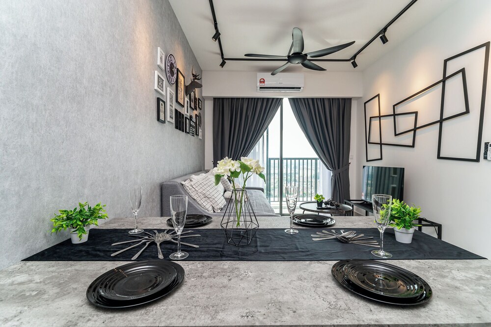 Edumetro by Manhattan Group