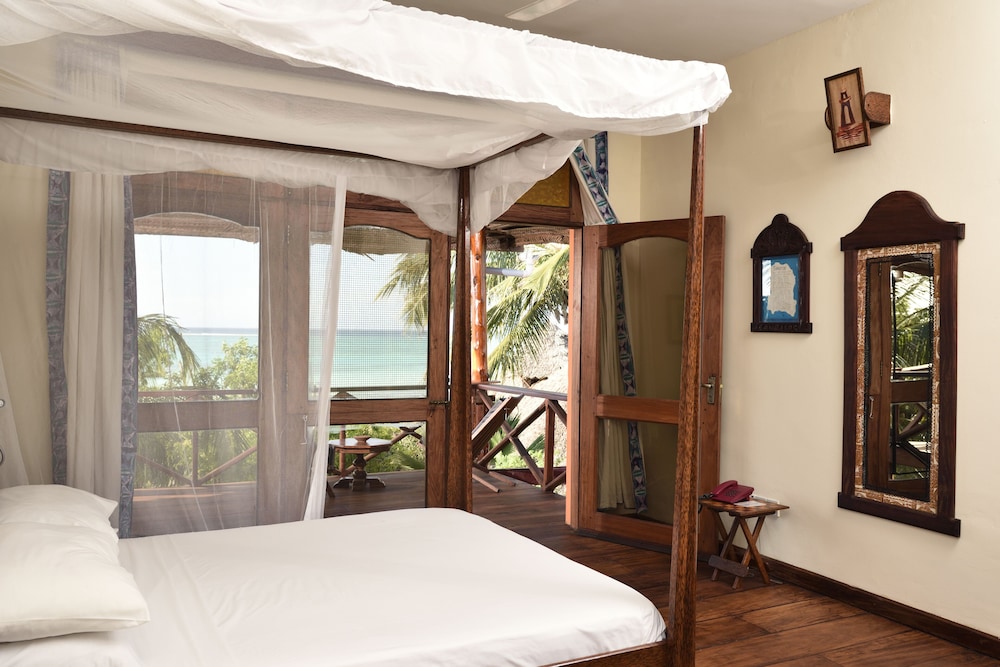 Mnarani Beach Cottages
