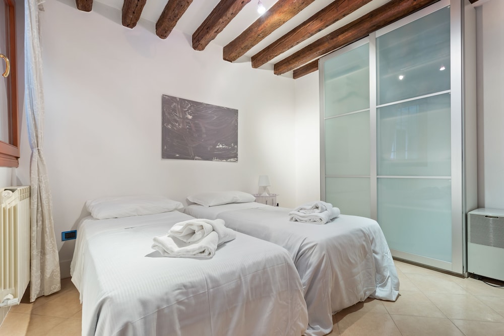 Riva Di Biasio Lovely Flat
