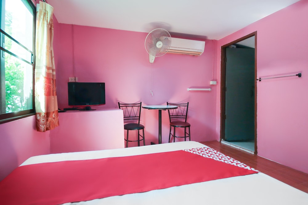 OYO 1163 Eden Hostel