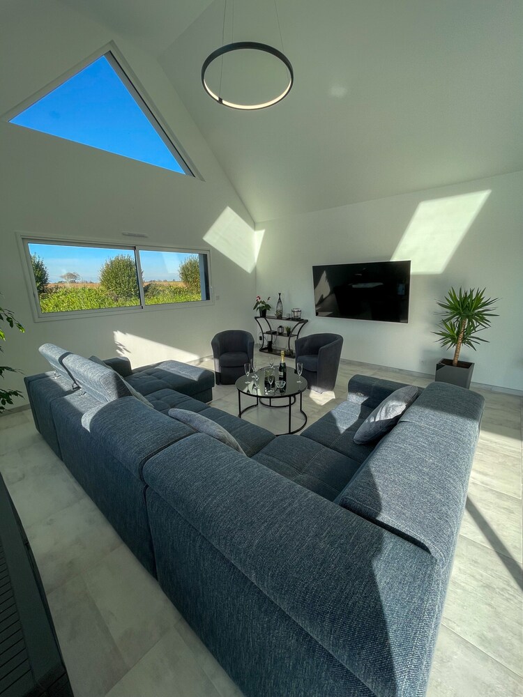 House in Ploudalmezeau With Heated Pool & Beaches
