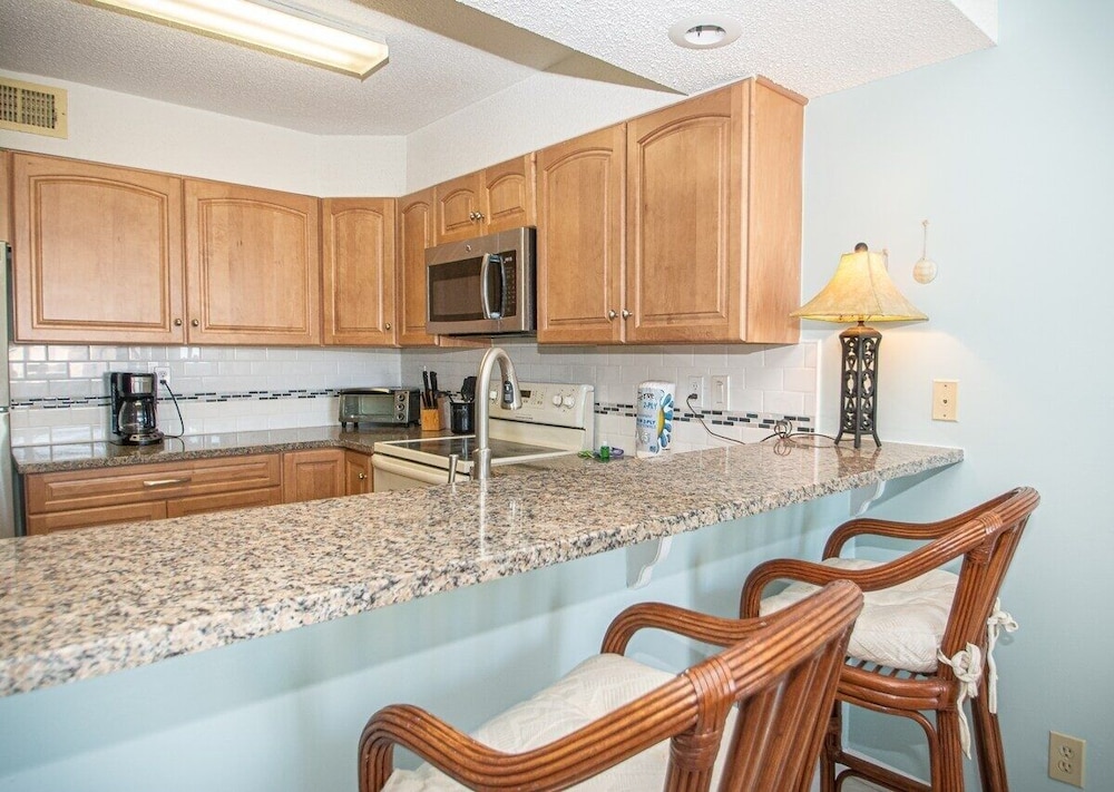 Sea Castle 8g 3 Bedroom Condo
