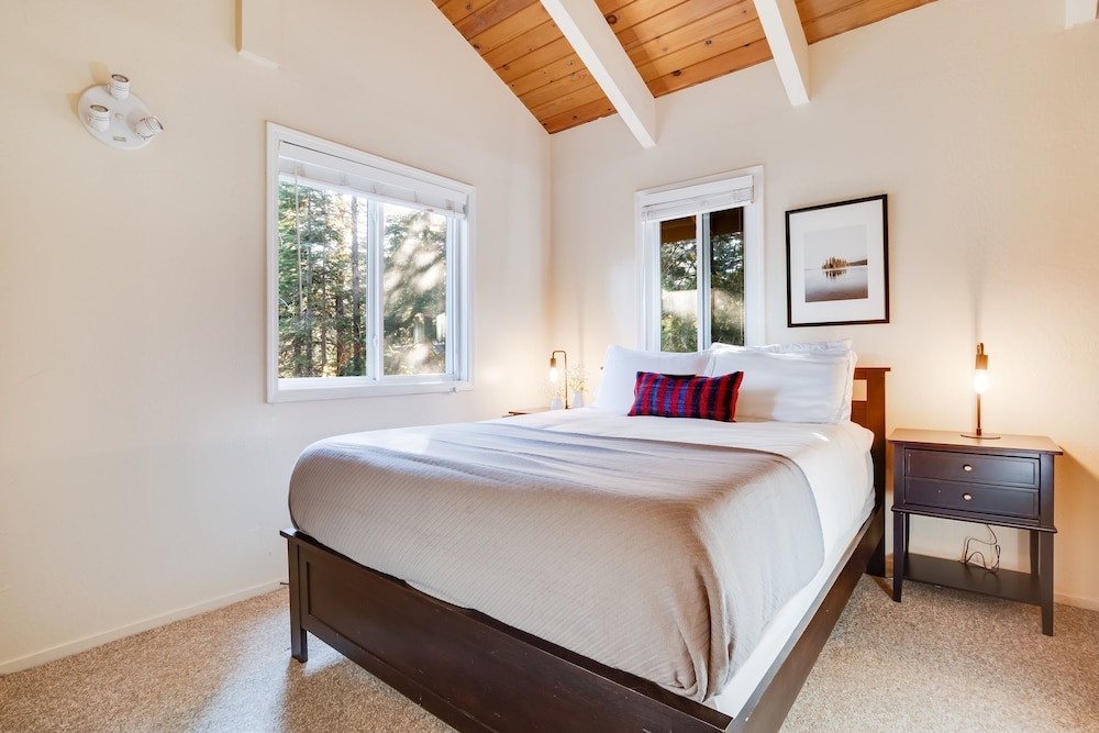 Homewood by Avantstay Amazing Family Cabin w Hot Tub Sauna