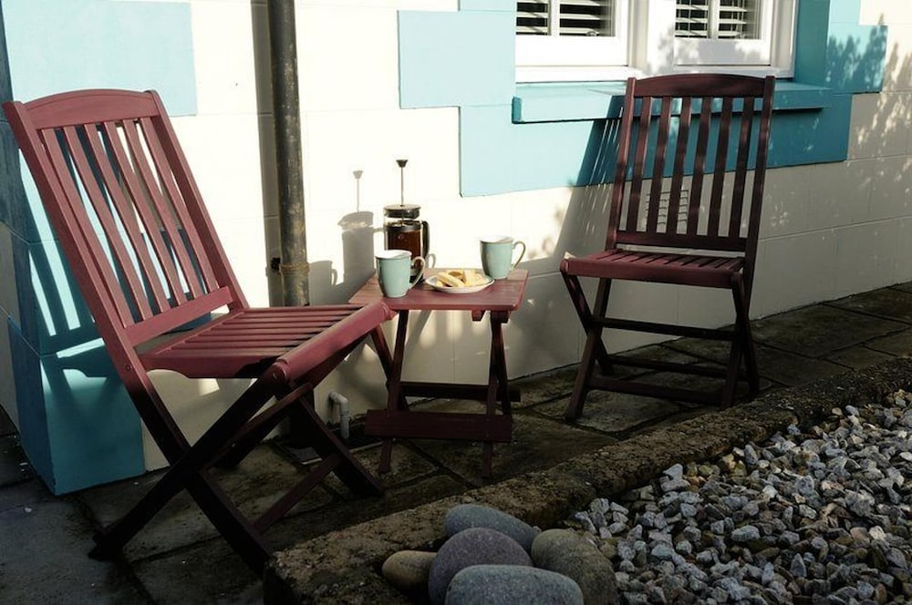 Findochty Beach House - Private Garden-beachfront