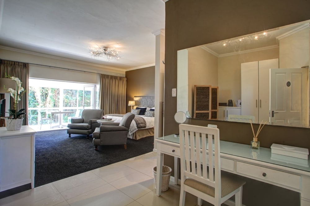 Cinnamon Boutique view 5