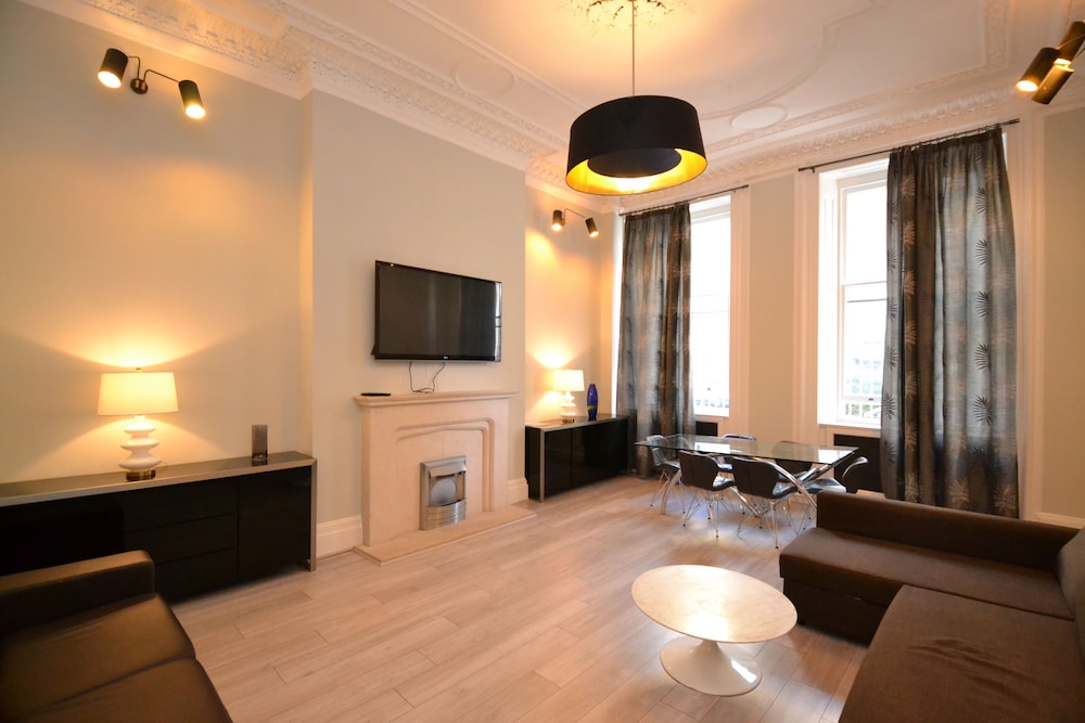 Luxury Hyde Park