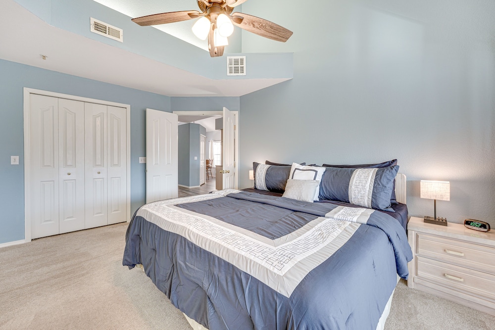 Updated Branson Condo w/ Lake Taneycomo Views!