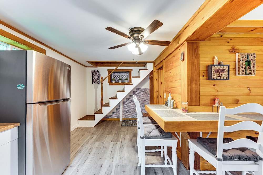 10 Mi to Newfoundland Lake: Updated Forest Retreat