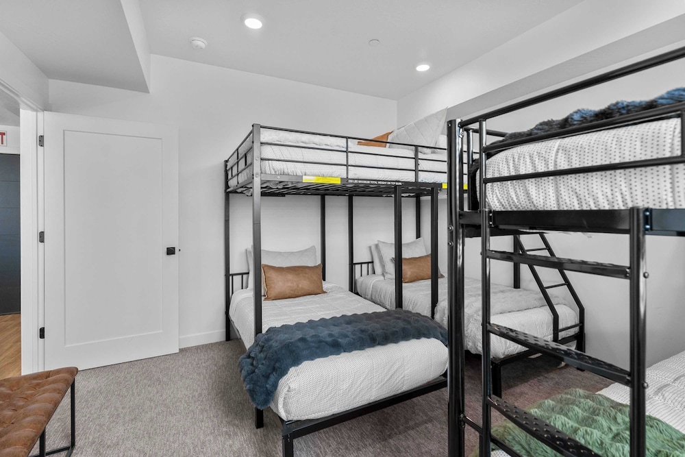 Terra Vista Stay for 8