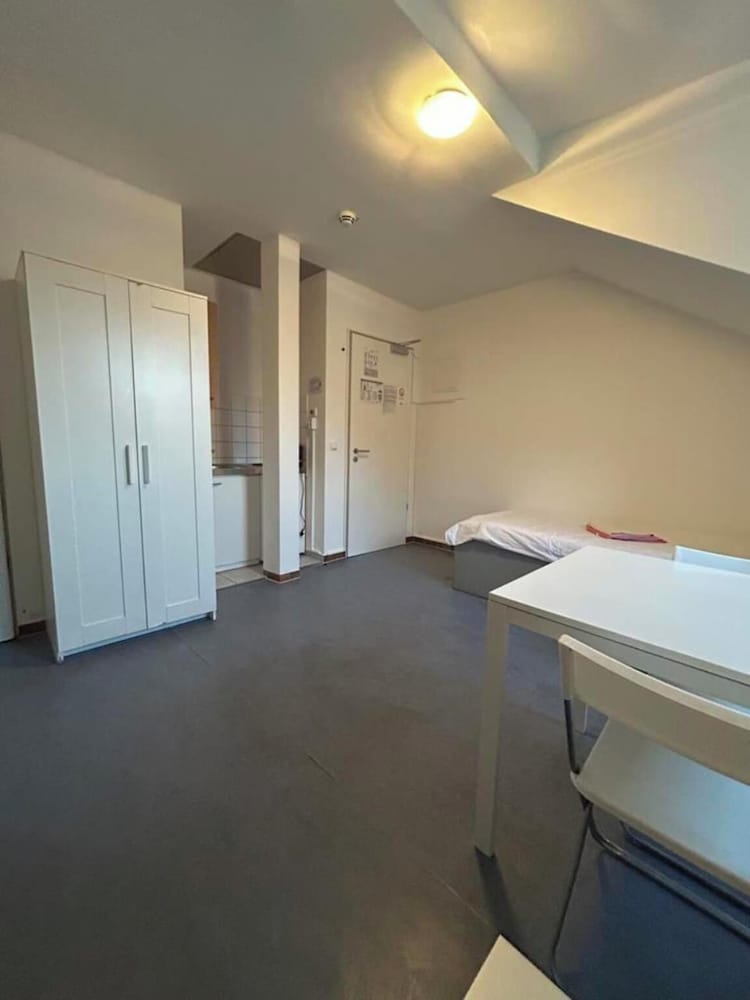 2-Rent Group Hostel Apartments SEN14