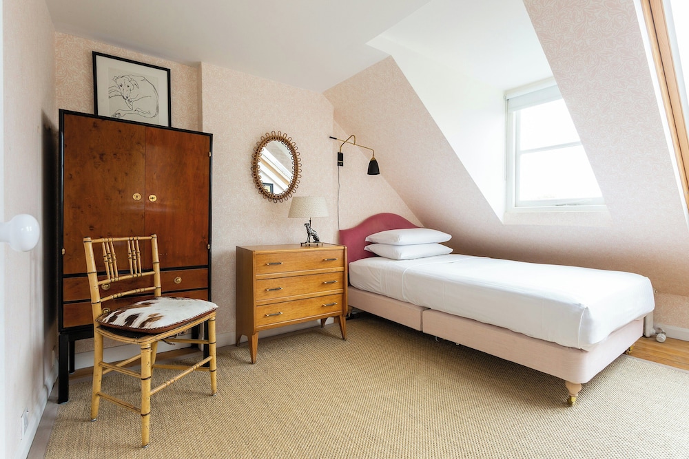 Aldridge Road Villas II by Onefinestay — London