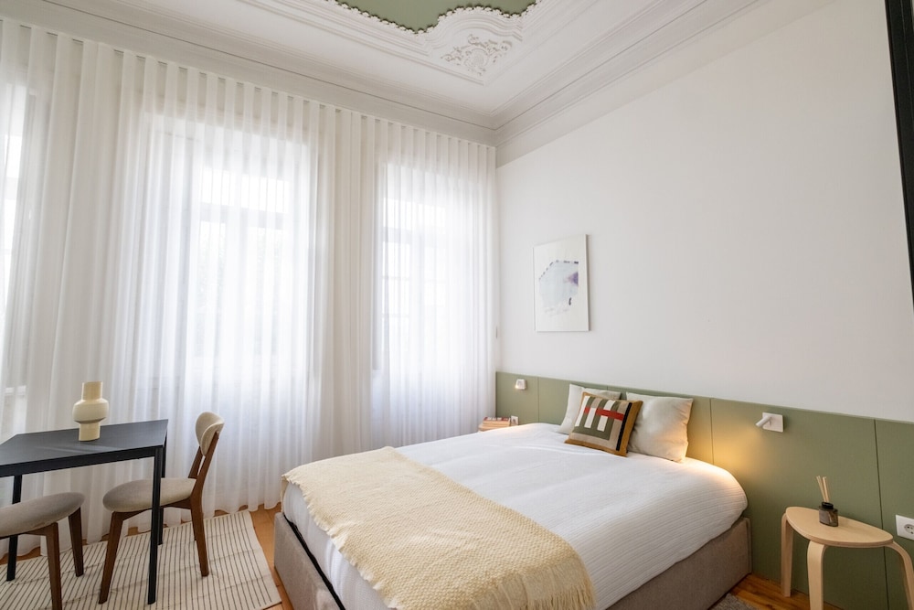 Braga Essence Studio by Minhos Guest