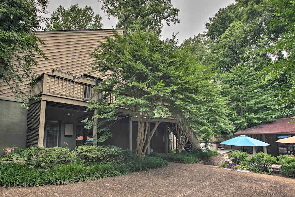 The White Elephant Inn Getaway w/ Pool  Hot Tub! - Property Image 18