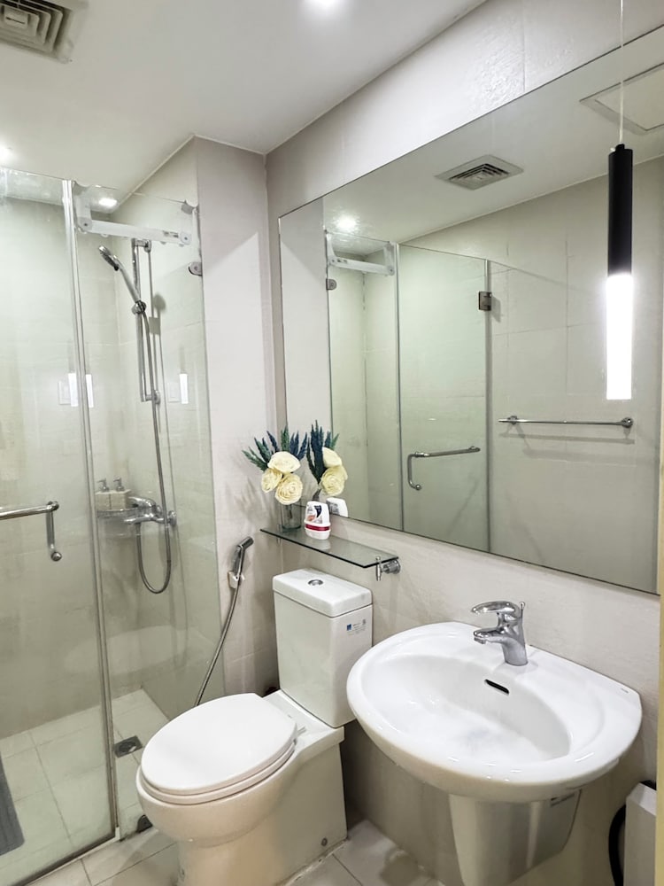 AZURE URBAN RESIDENCES STAYCATION