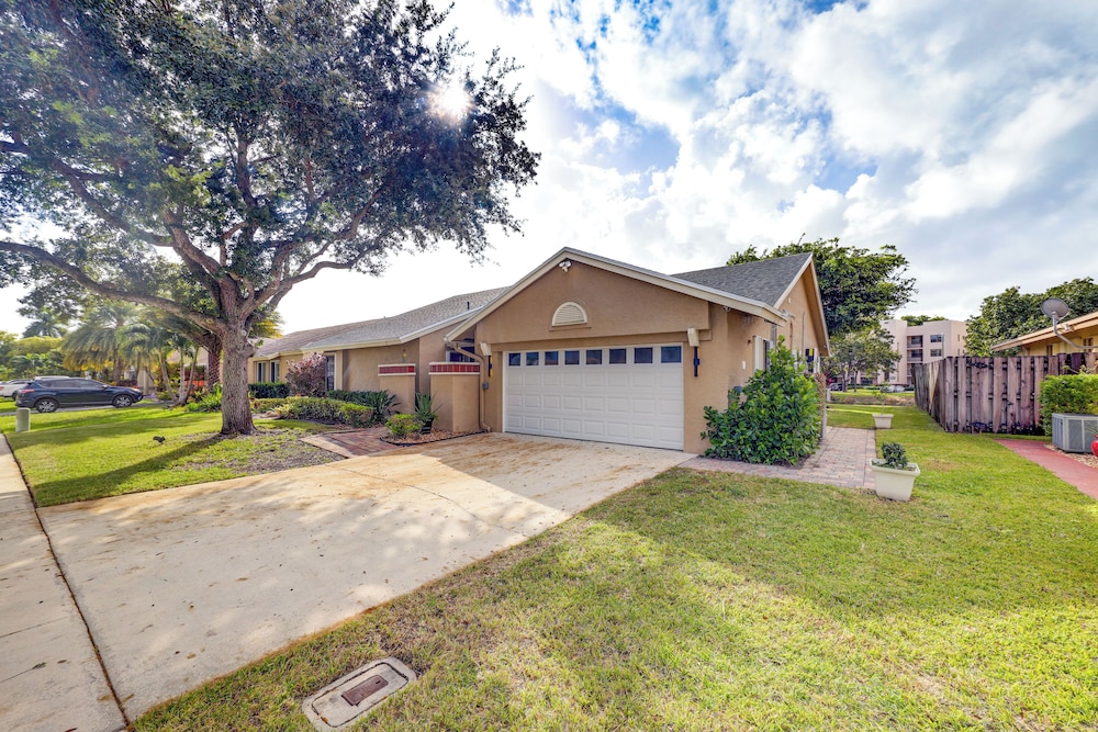 Riverfront Backyard & Grill: Sunrise Family Home view 3