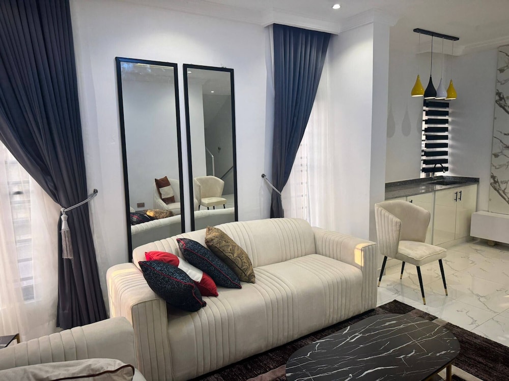 Serene Oasis in Lagos - Private Pool & Relaxing Ambiance