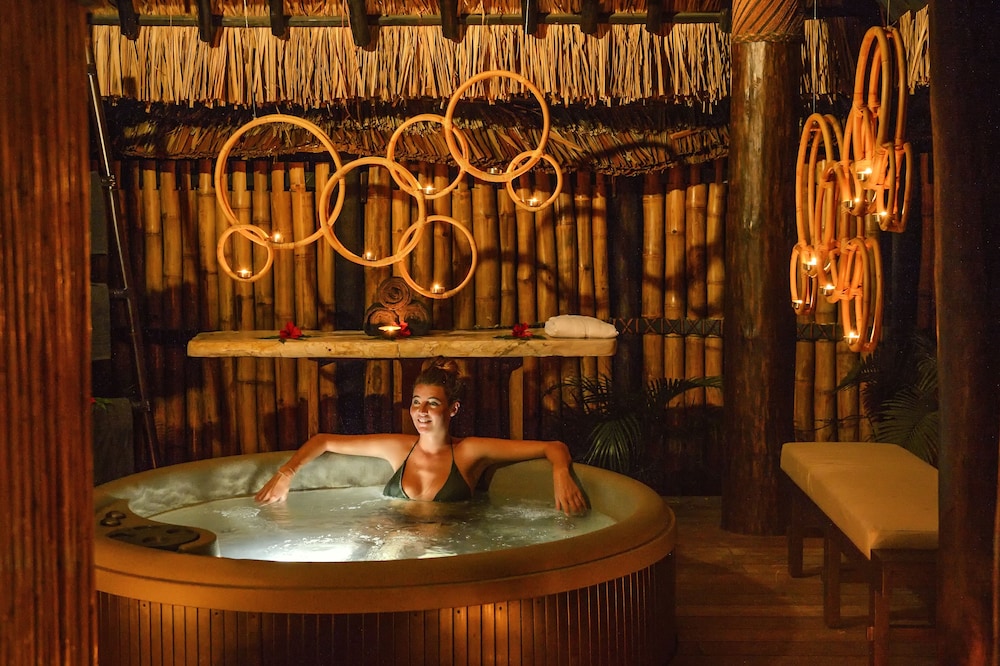 Nanuku Resort Fiji