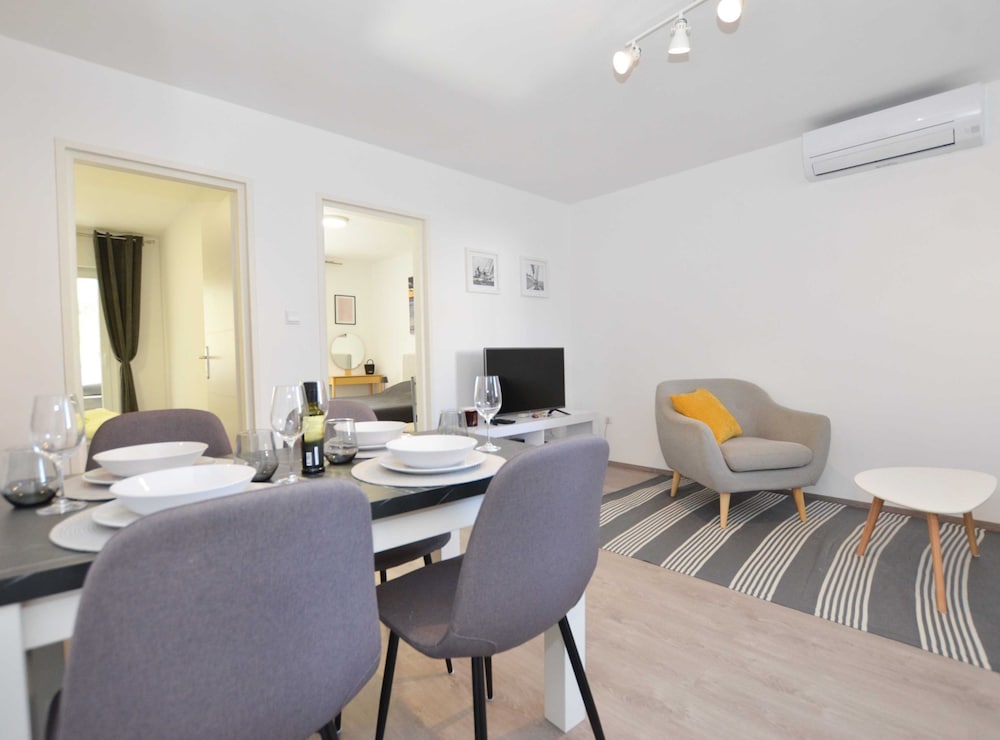Tranquil and Bright Apartment With Loggia