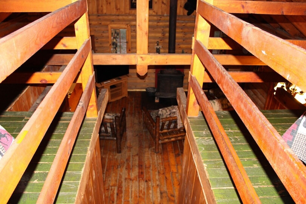 Hominy Ridge Cabins and Gift Shop