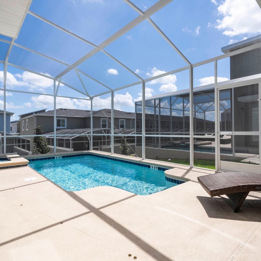 1153 KS -luxury Oasis 5BR 5BA Home Private Pool