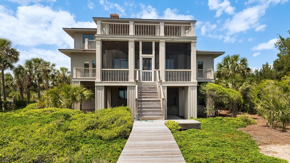 Pawleys Island Vacations - Inviting Vacation Home Directly On Beach 7 Bedroom Home by RedAwning - Property Image 1