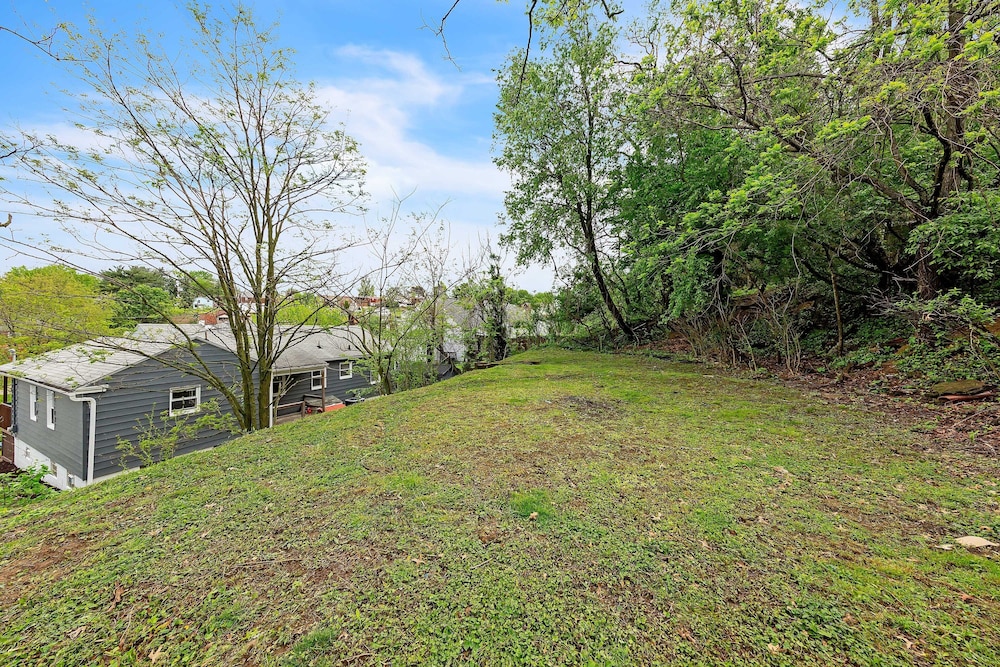 Pet-friendly 4br Near Kennywood & Pittsburgh 4 Bedroom Home