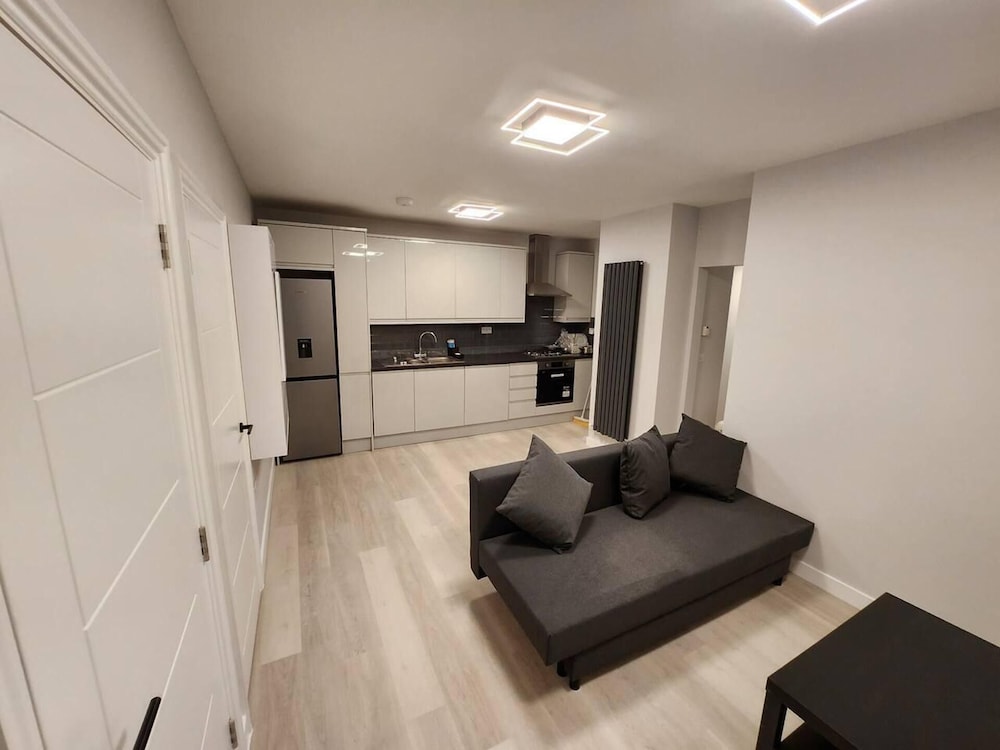 Beautiful 2-bed Apartment in London - Sleeps 6!