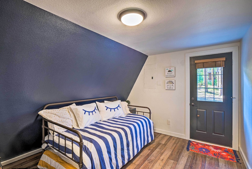 Near Trails & Breweries: Cabin w/ Hot Tub in Breck view 4