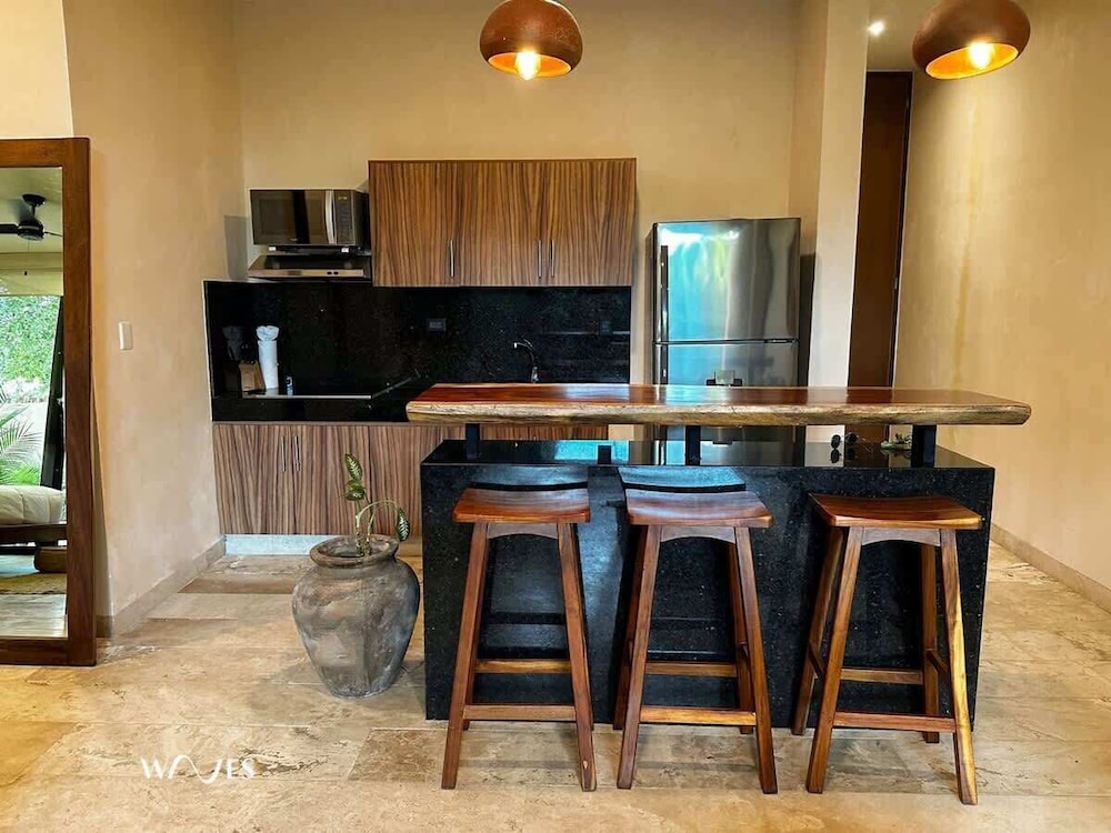Spacious 2 BR Apartment With Private Pool, Top Amenities