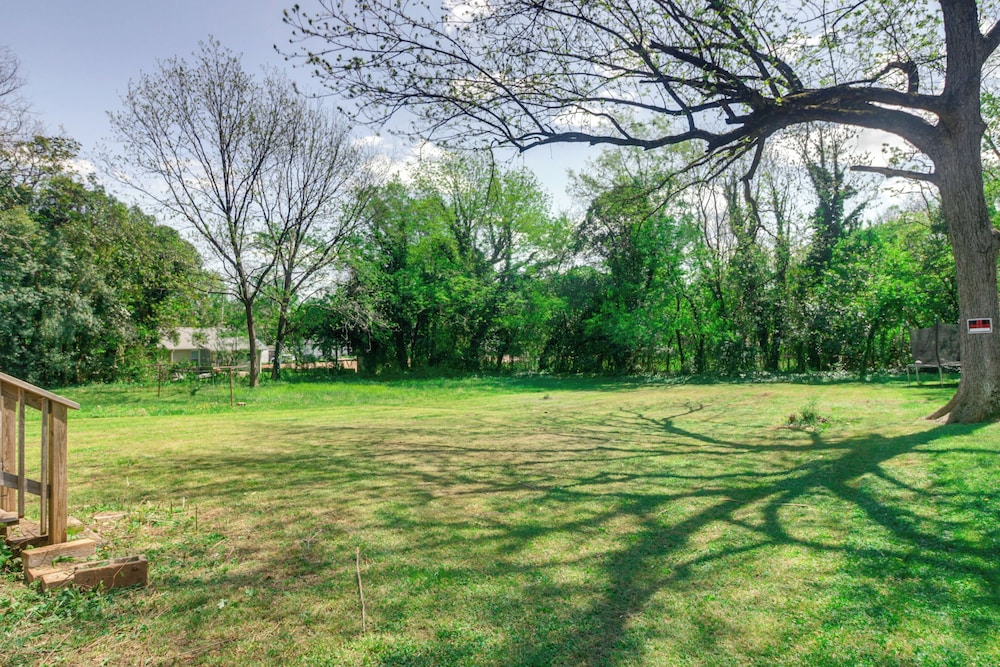 6 Mi to Crowders Mountain: Peaceful Home w/ Porch