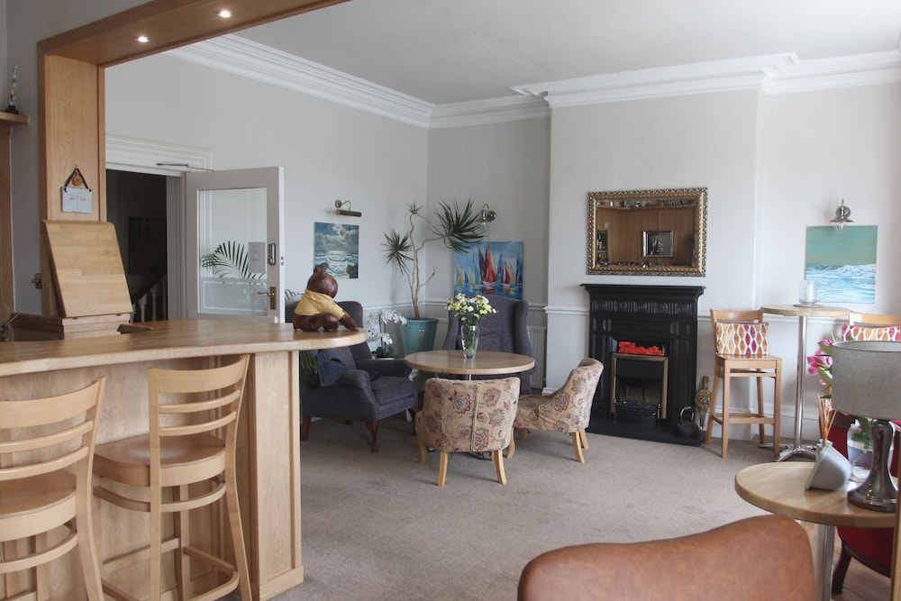 Bryn-Y-Mor Hotel