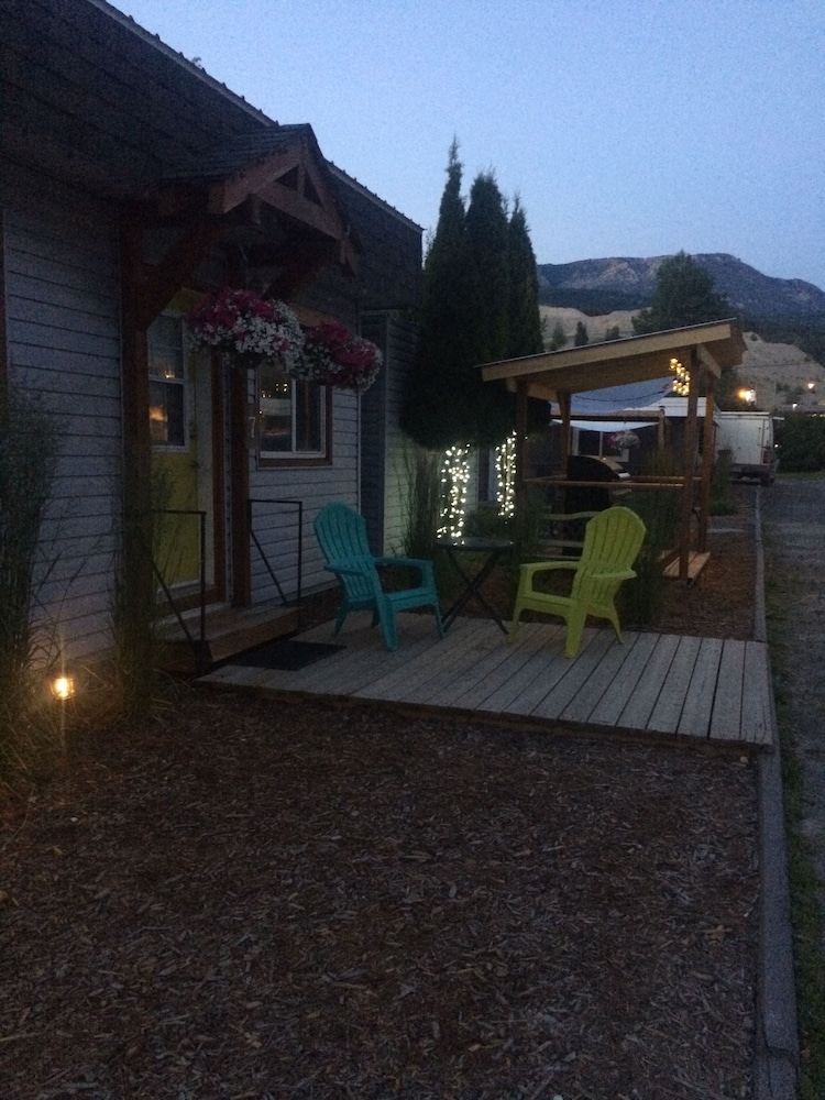 Pinewood Inn