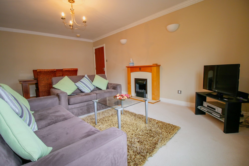 Turnberry Apartments