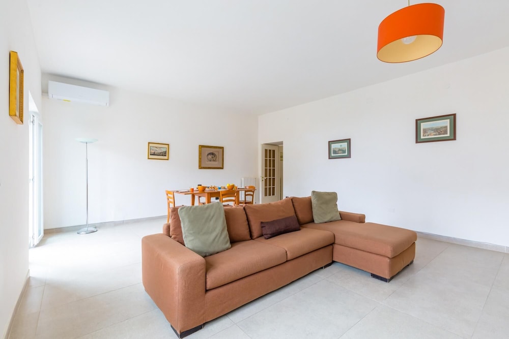Posillipo Bright Apartment With Parking Space