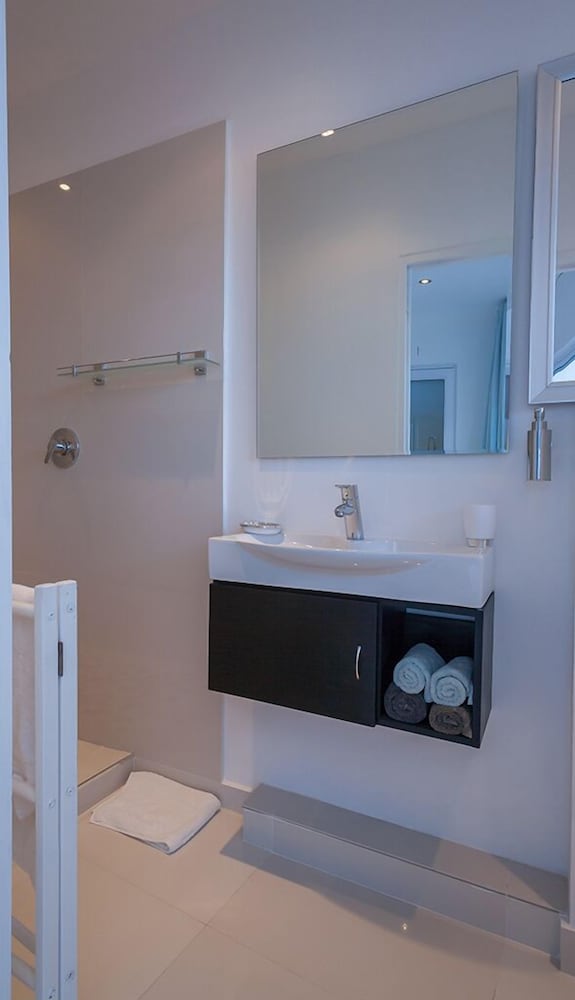 Greenways Beach House