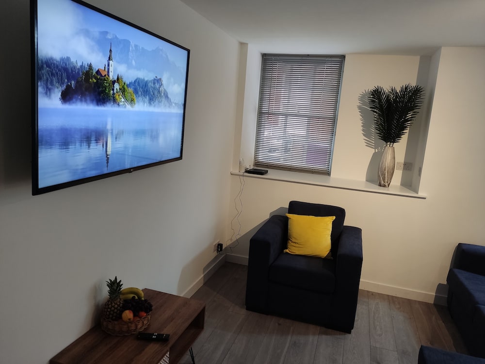3-bed Cottage - Fast Wifi-big Garden - Town Centre, photo 10
