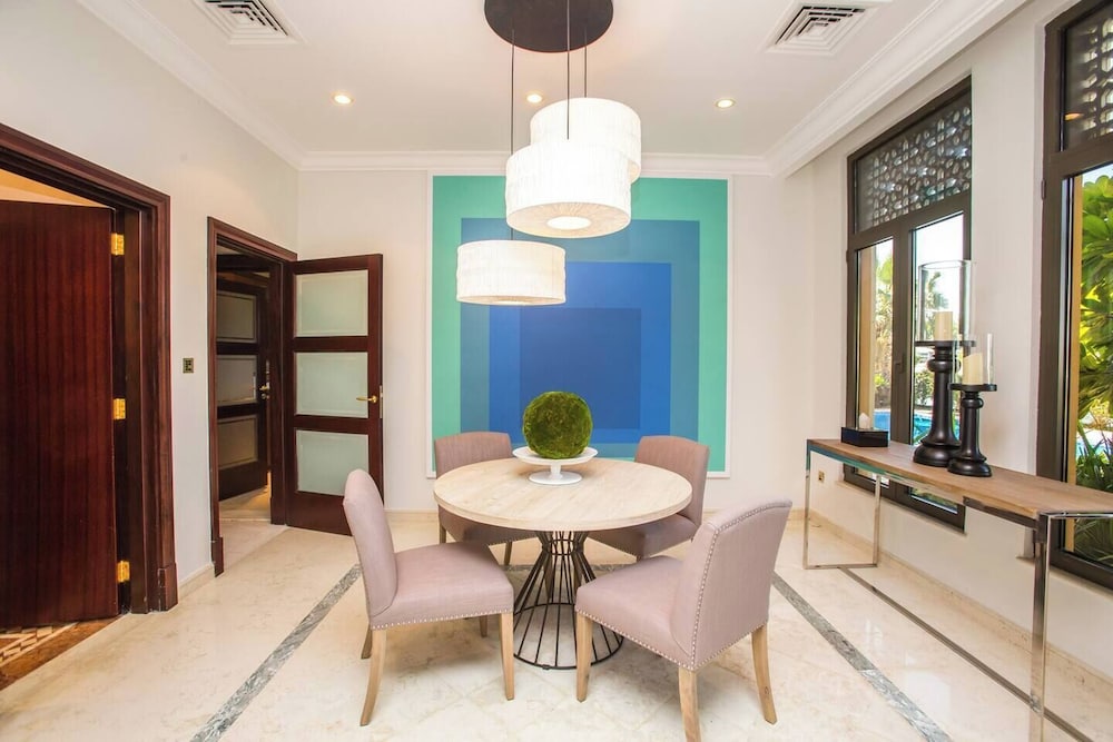 Private Palm Villa - Mint Stay