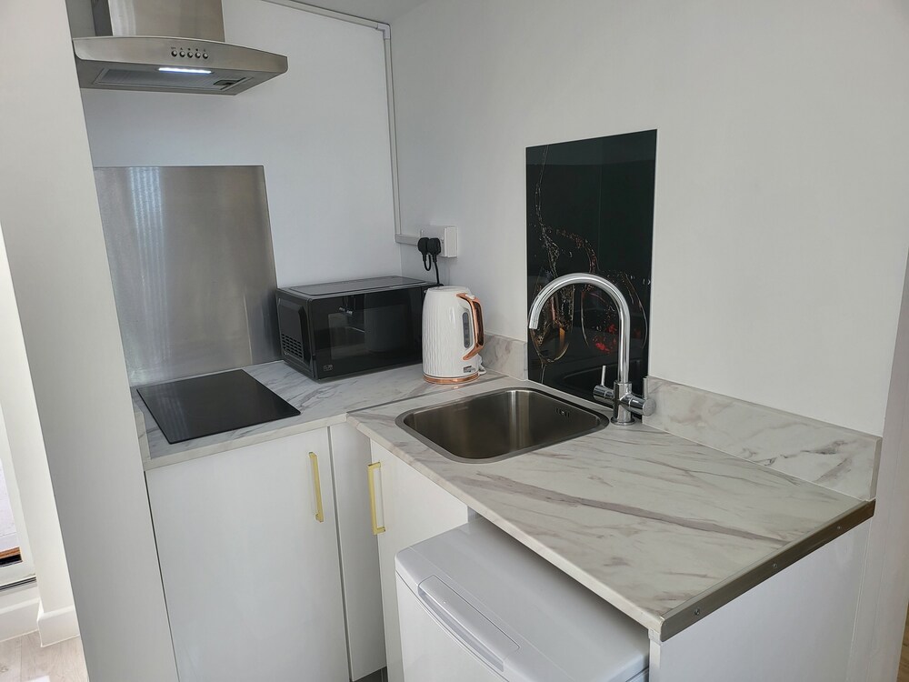 Stunning Well Decorated 1bed Apartment in Dartford view 5