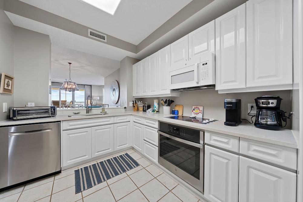 Beach Colony W7C - Covered Parking Included